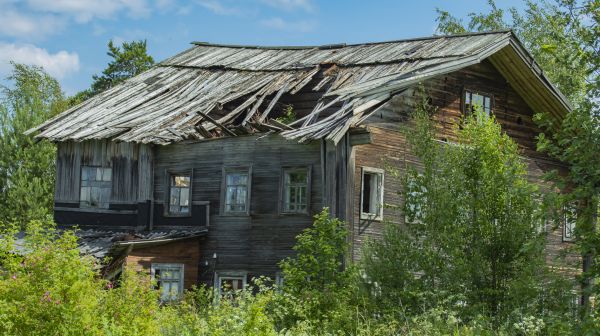 Cottage Demolition in Hendersonville